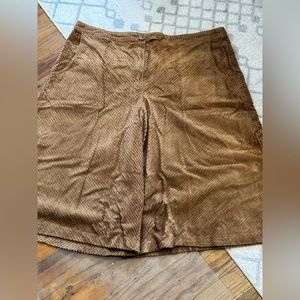 Wide-Leg Corduroy Capris